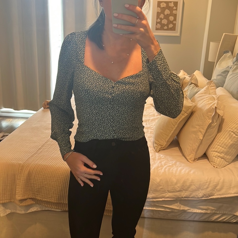 V neck blouse with floral patter